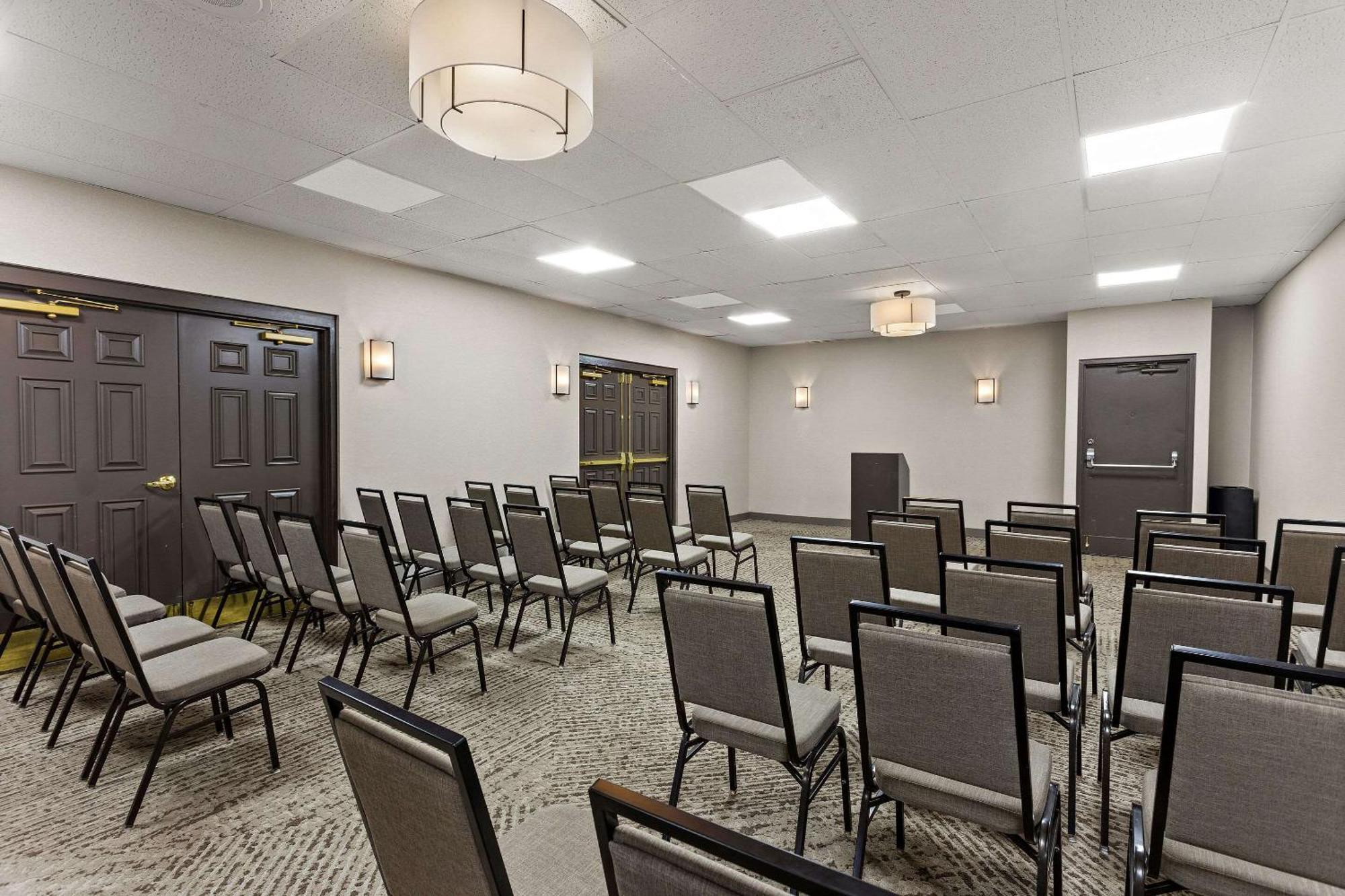 The Clover Hotel, Ascend Hotel Collection South Bend Extérieur photo