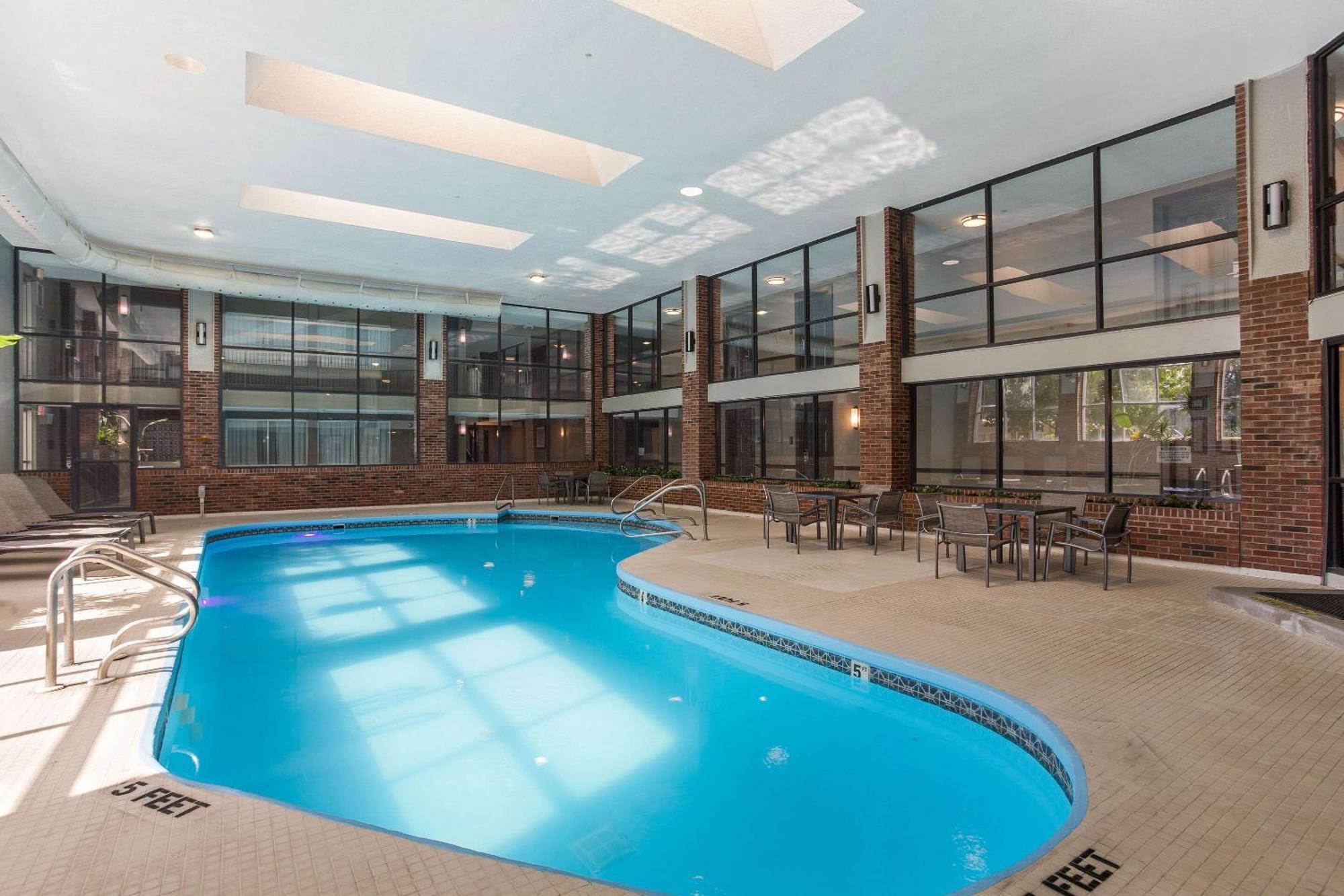The Clover Hotel, Ascend Hotel Collection South Bend Extérieur photo