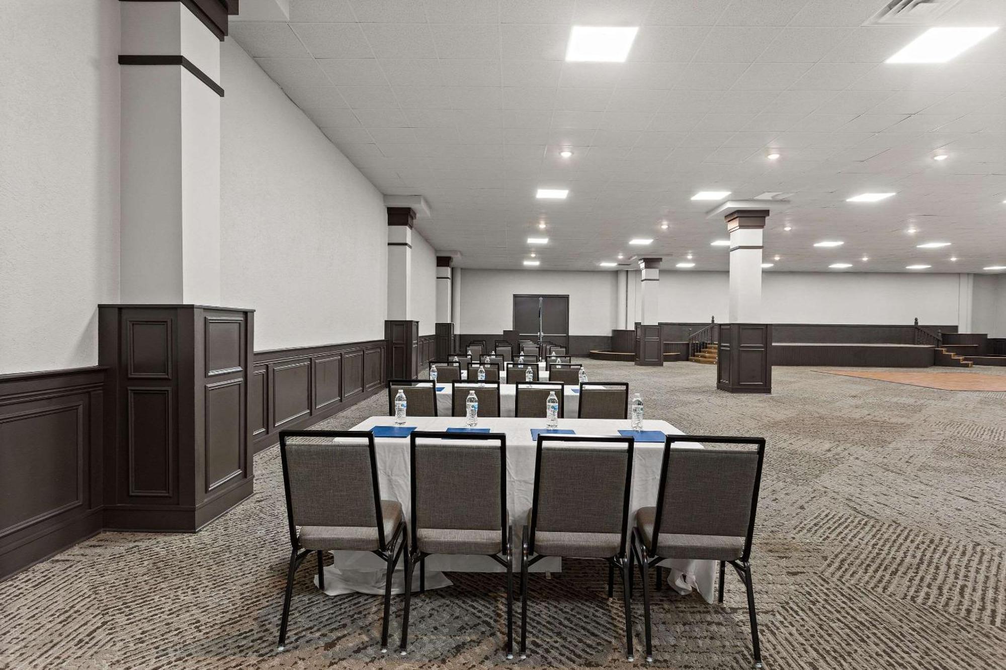 The Clover Hotel, Ascend Hotel Collection South Bend Extérieur photo
